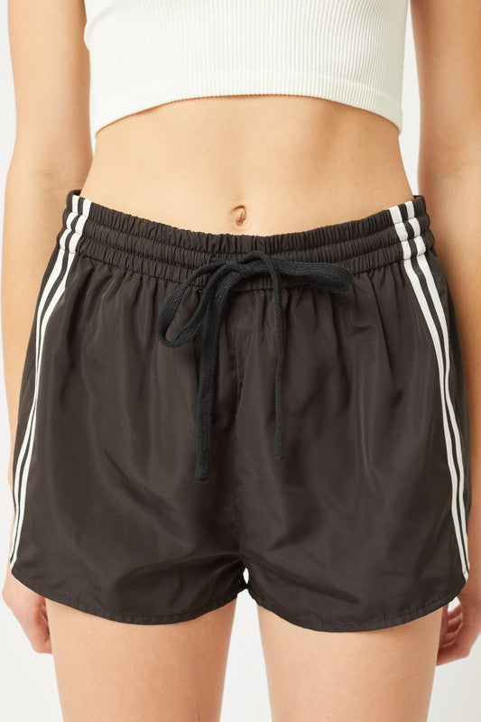 Single Striped Trim Windbreaker Shorts