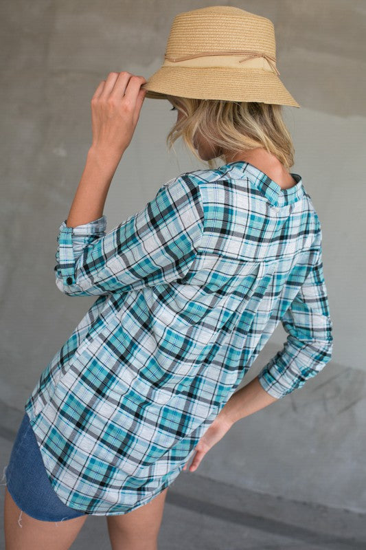 PLAID SPLIT NECK ROLL TAP LONG SLEEVE HIGH LOW TOP