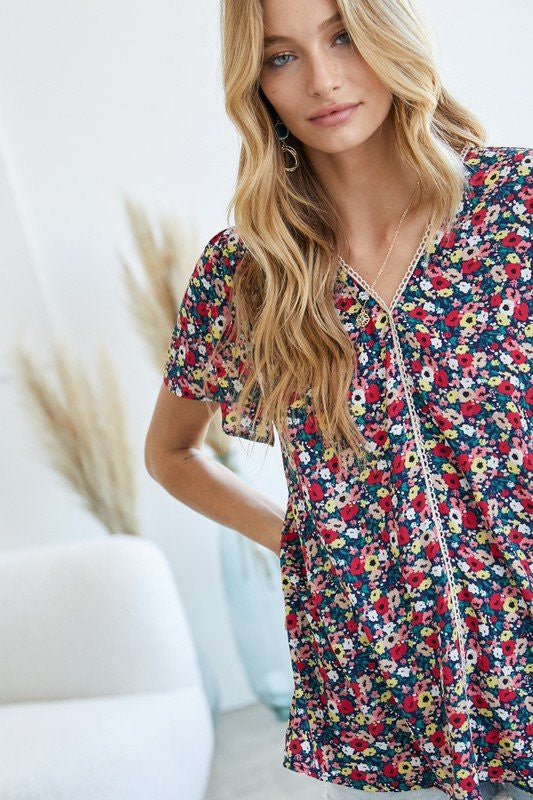 FLORAL PRINTED V NECK SHORT SLEEVE TOP