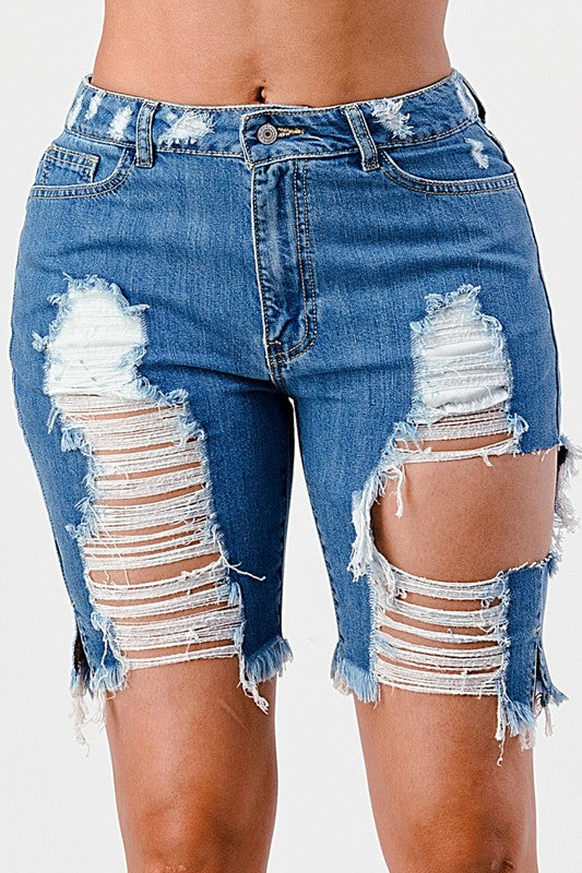 DESTROYED MID RISE BERMUDA SHORT