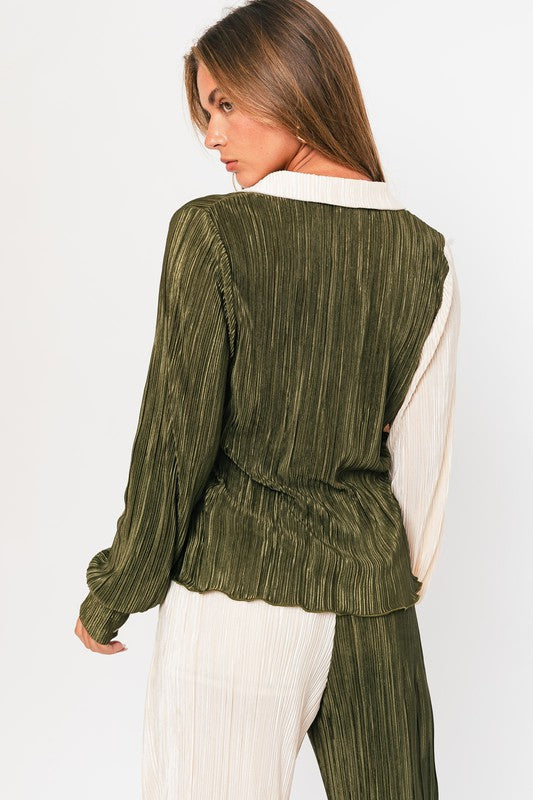 LONG SLEEVE COLLARED TOP