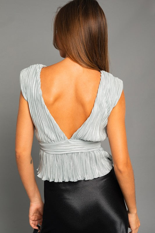 POWER SHOULDER PEPLUM TOP