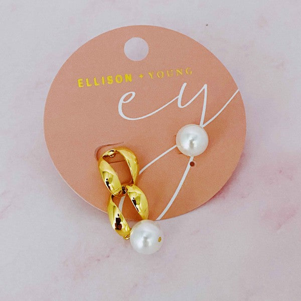 Unbalanced Hip Pearl Earrings