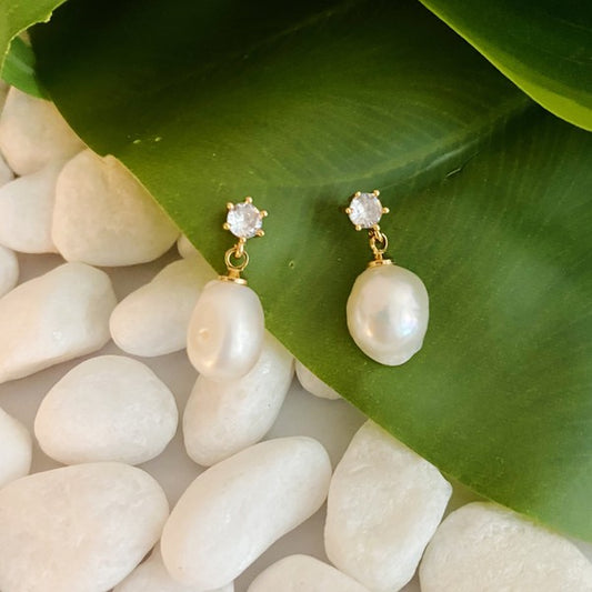 Classy Freshwater Pearl Dangle Earrings