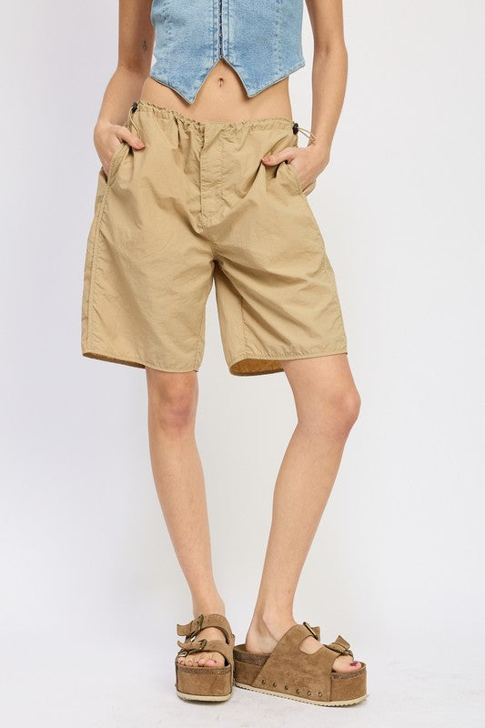 CONTRASTED BERMUDA SHORTS