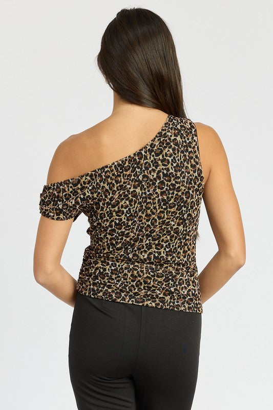 ASYMMETRICAL SHOULDER TOP