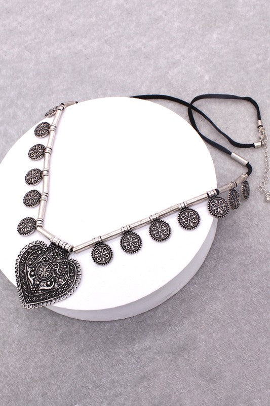 ANTIQUE BOHEMIAN STATEMENT NECKLACE