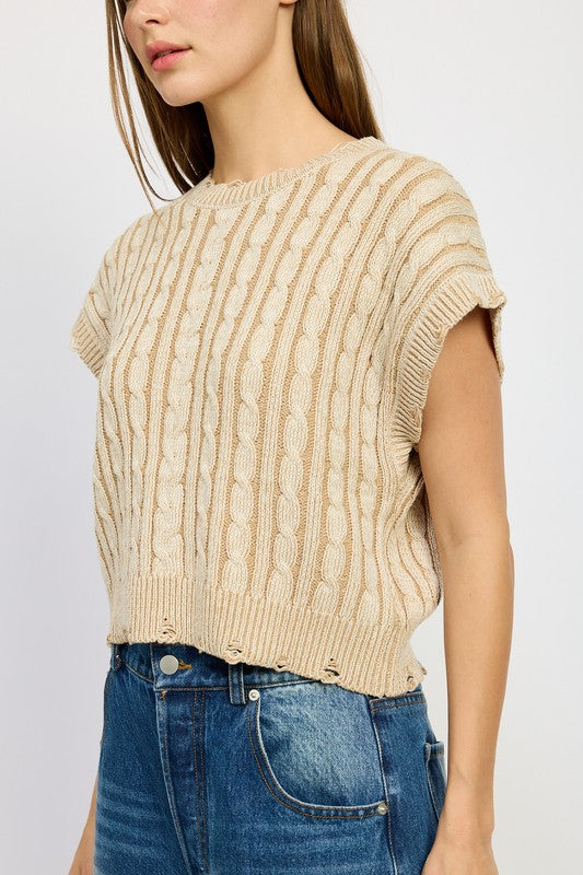 CABLE KNIT SHORT SLEEVE TOP