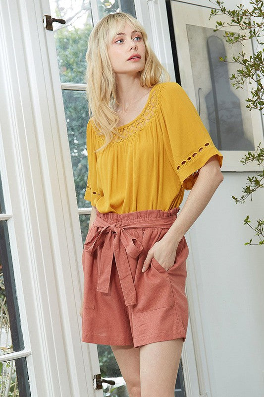 PLEATED SHORT SLEEVE BLOUSE TOP