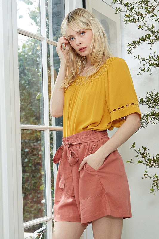 PLEATED SHORT SLEEVE BLOUSE TOP