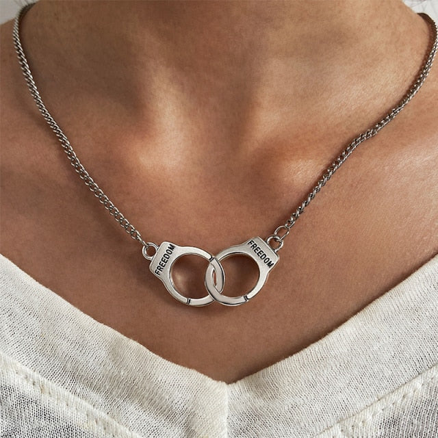 Chic Pendant Necklaces - Chunky Chain Choker - Multilayered Necklaces